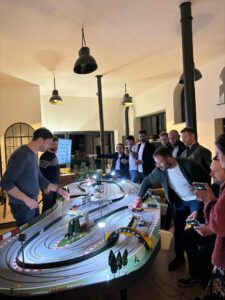 Circuit racing miniature installé pour un team building